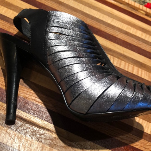 BCBG Women’s Heels❤️👠 - Picture 7 of 8